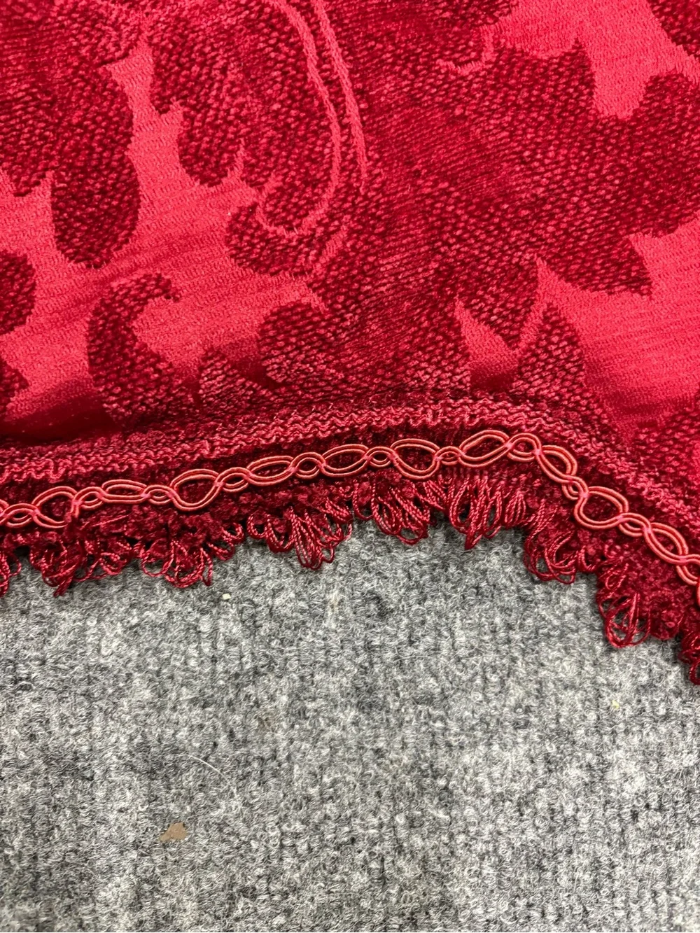 Gorgeous Red Velvet Damask Christmas Tree Skirt One Flawed Buttom